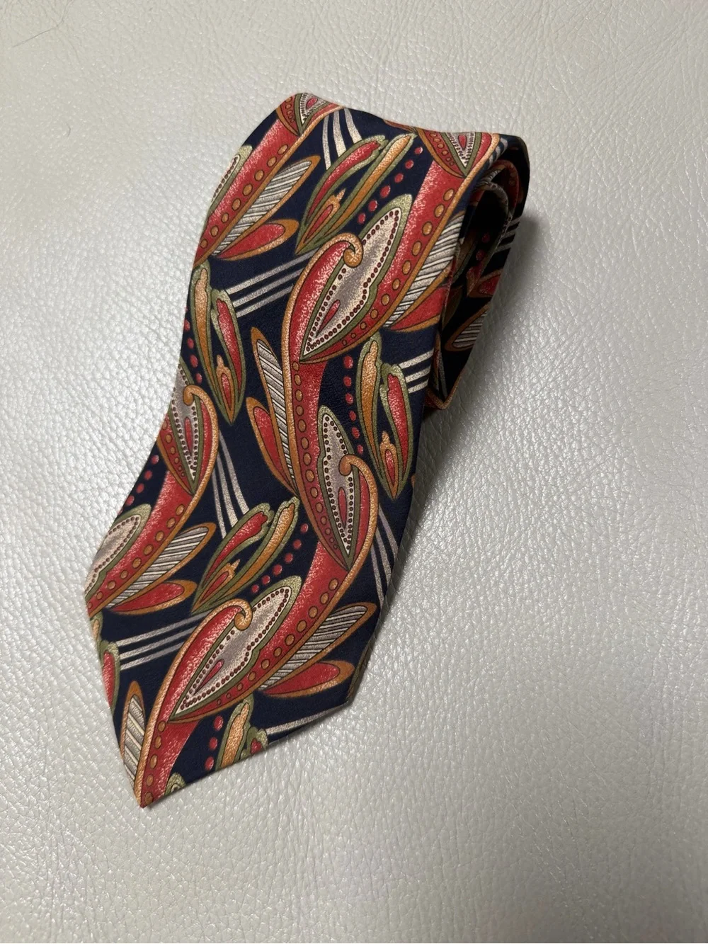 Karl Lagerfeld Vintage 100% Silk tie